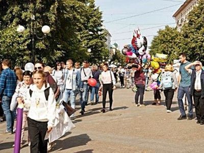 Массовые гуляния. Фото: Александр Воронин, Каспаров.Ru